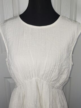 Nine West Size Medium White Sleeveless Maxi Dress